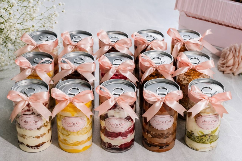 Custom corporate cans with ribbons